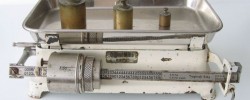 Jedes Wort auf die Goldwaage legen - © Phrontis, Wikipedia
