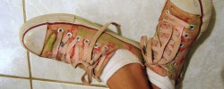 Jemanden auf dem falschen Fuß erwischen - © xenia, morguefile.com